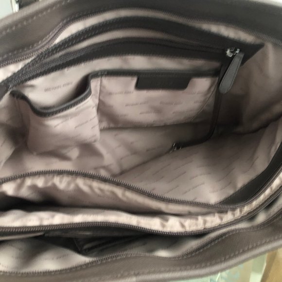 Michael Kors Jet Set Travel Saffiano Leather Medium Tote (Dark Taupe) - Picture 2 of 2